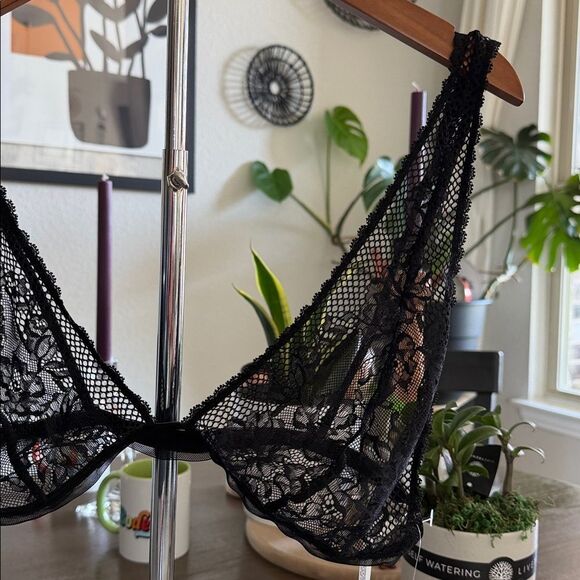 NWT Free People Care FP Reya Lace Bralette M Black Lace Netting Sheer Pull On - Picture 11 of 15